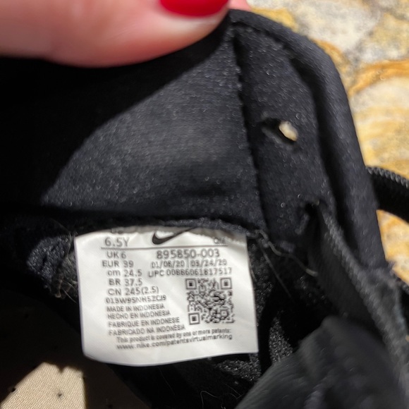 Nike Blazers - Picture 3 of 6